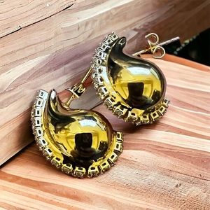 Small gold chunky tear earrings